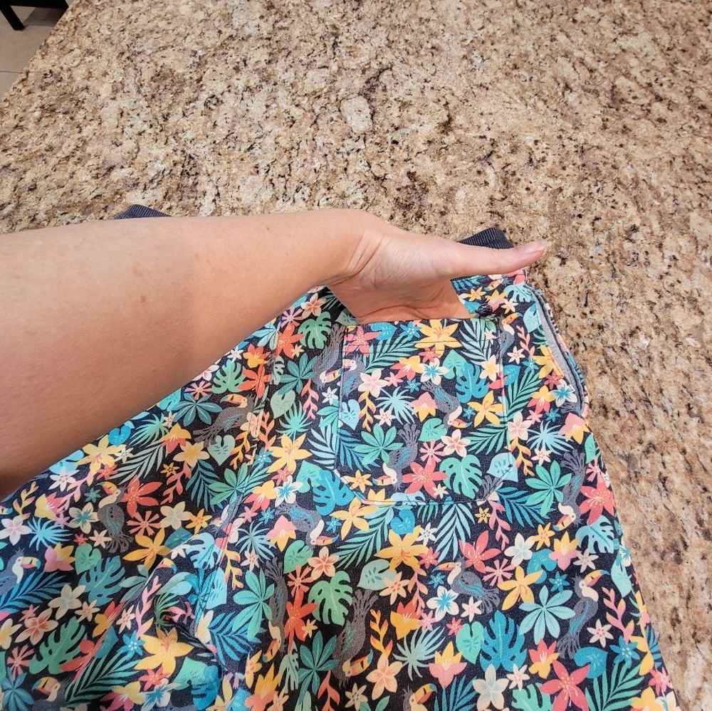 Chubbies French Terry Toucan Tropical Shorts Men's Size Small 7" Inseam - Picture 4 of 10